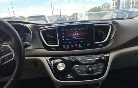 2017 CHRYSLER PACIFICA TOURING L 121.6" WB 7