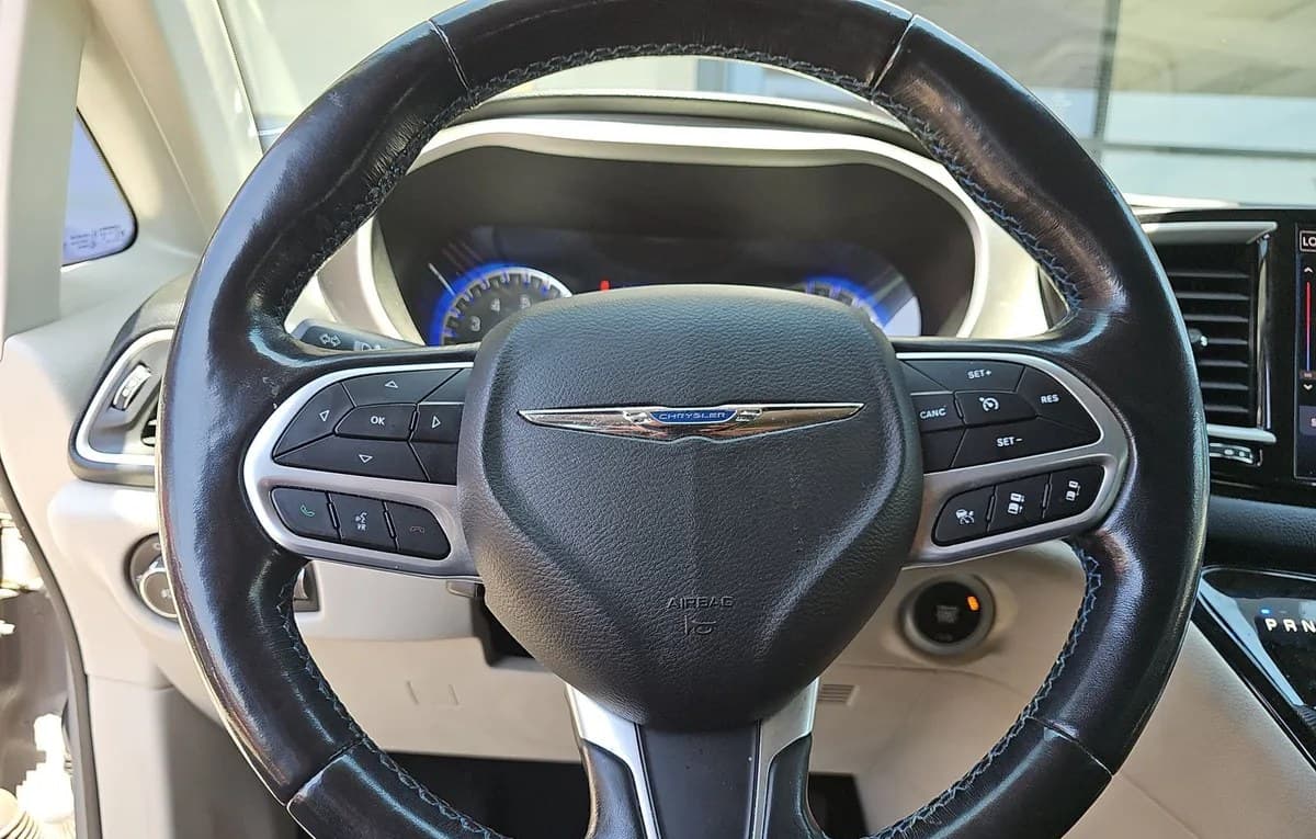 2021 CHRYSLER PACIFICA TOURING L 121.6" WB 7