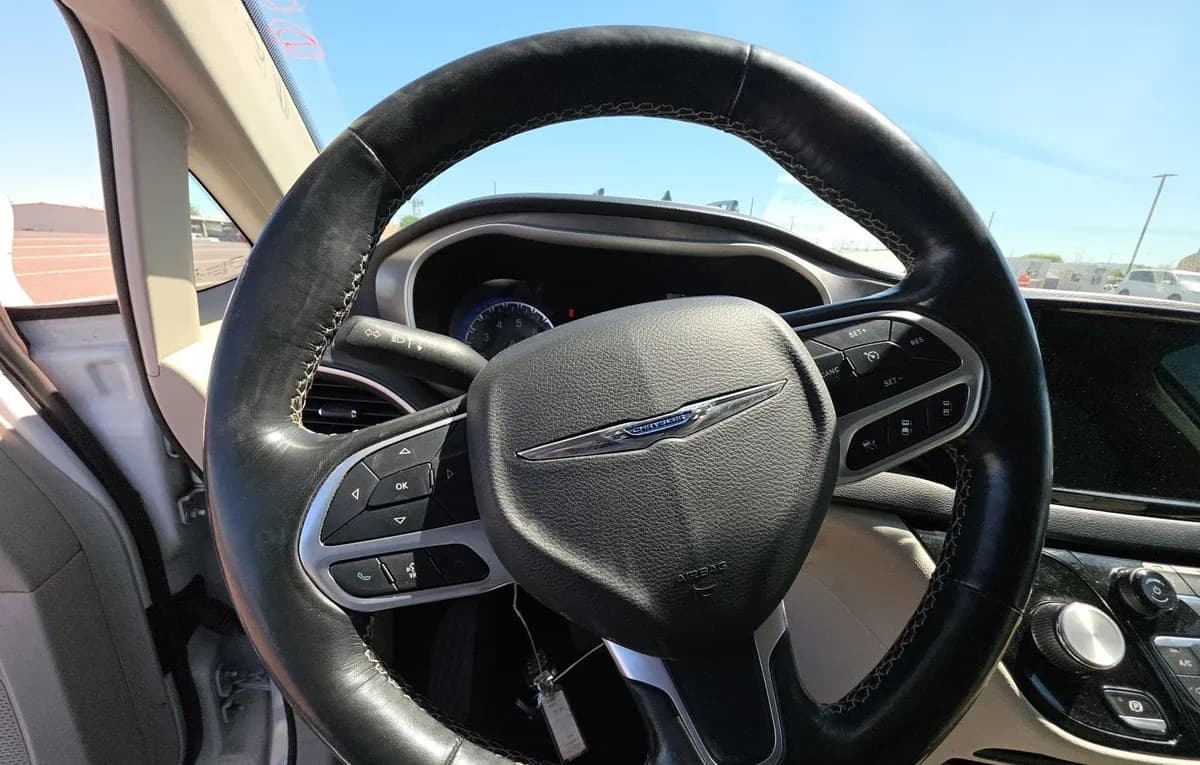 2021 CHRYSLER PACIFICA TOURING L 121.6" WB 7