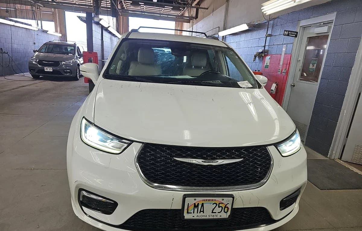 2021 CHRYSLER PACIFICA TOURING L 121.6" WB 3