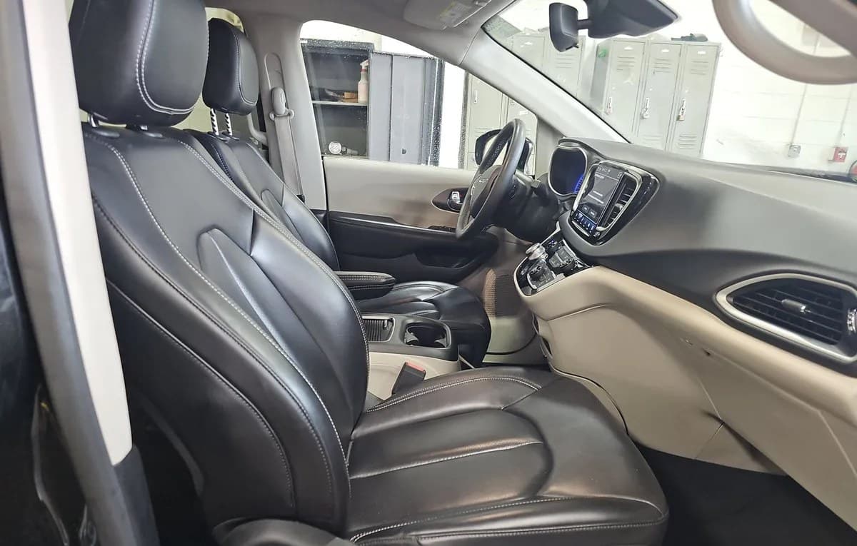 2023 CHRYSLER PACIFICA TOURING L 121.6" WB 5
