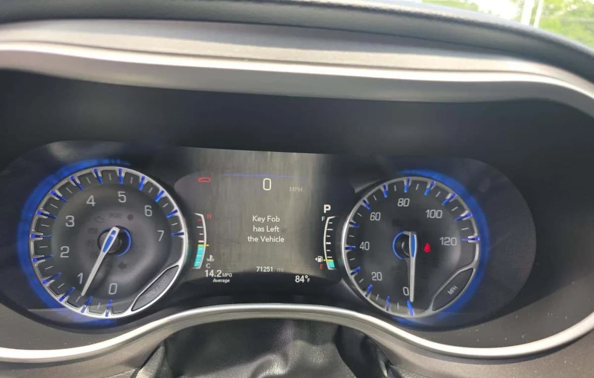 2023 CHRYSLER PACIFICA TOURING L 121.6" WB 6