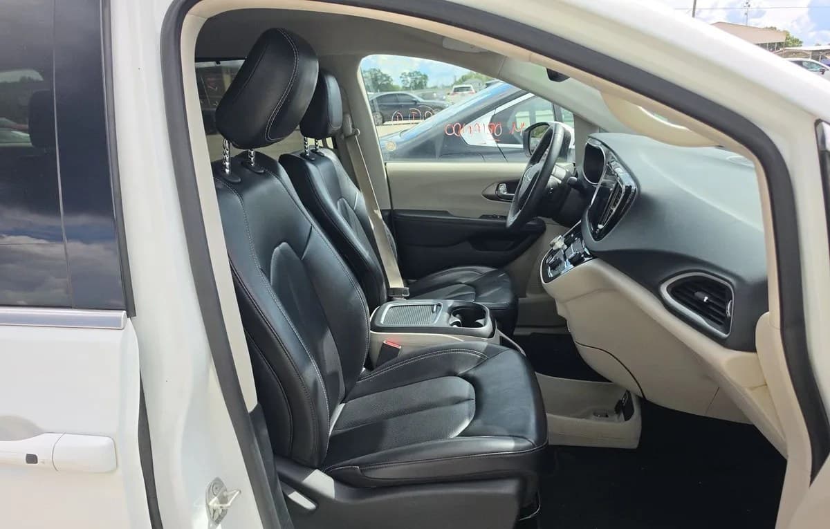 2023 CHRYSLER PACIFICA TOURING L 121.6" WB 5