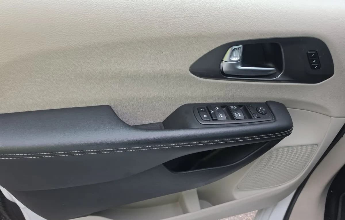2023 CHRYSLER PACIFICA TOURING L 121.6" WB 6