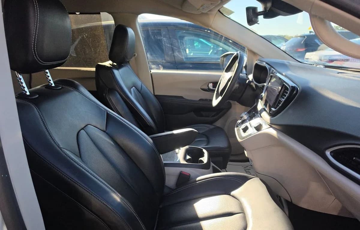 2023 CHRYSLER PACIFICA TOURING L 121.6" WB 5