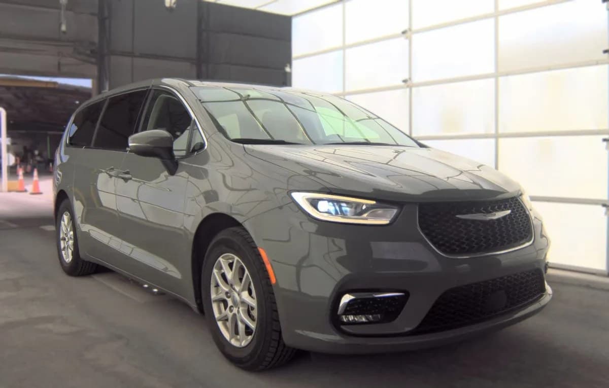 2023 CHRYSLER PACIFICA TOURING L 121.6" WB 4