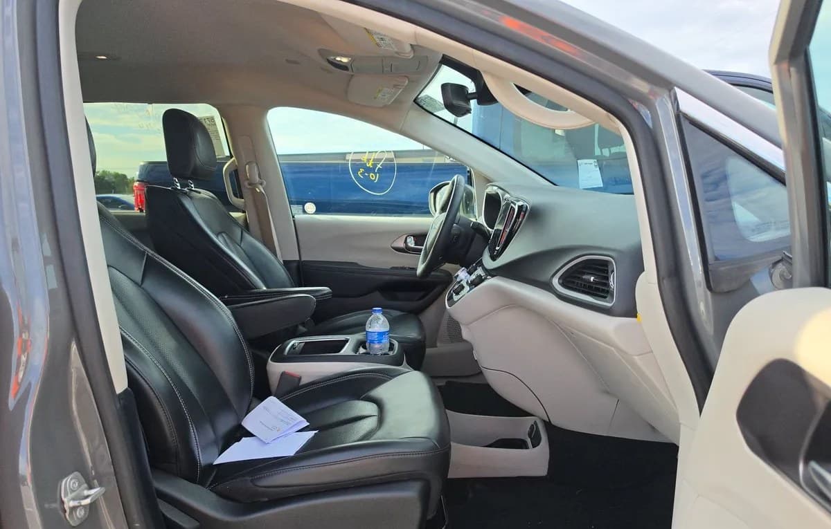 2023 CHRYSLER PACIFICA TOURING L 121.6" WB 5