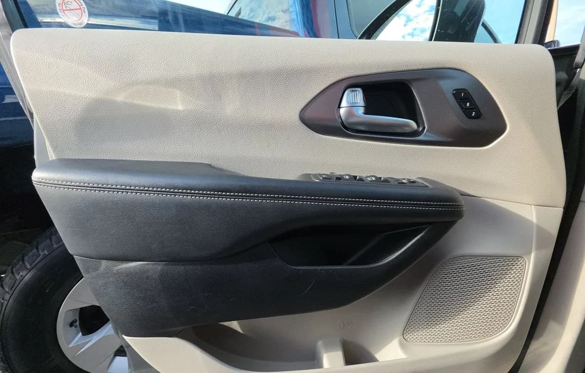 2023 CHRYSLER PACIFICA TOURING L 121.6" WB 6