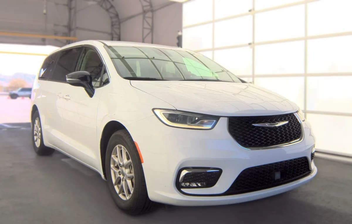 2024 CHRYSLER PACIFICA TOURING L 121.6" WB 4
