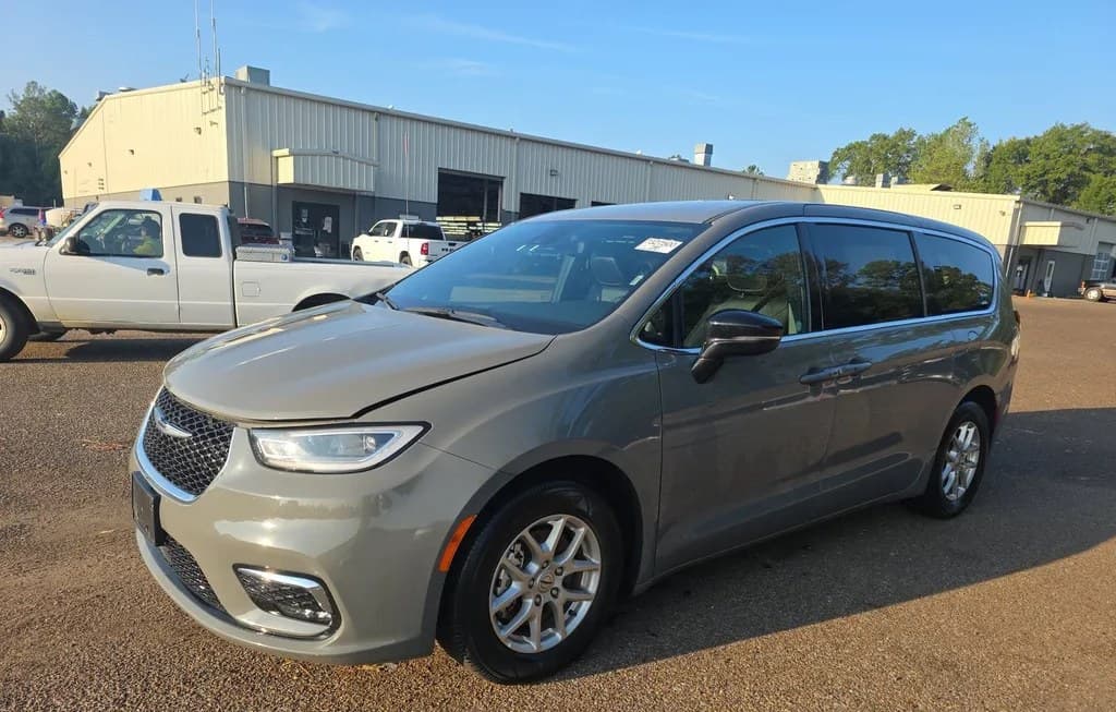 2025 CHRYSLER PACIFICA SELECT 121.6" WB