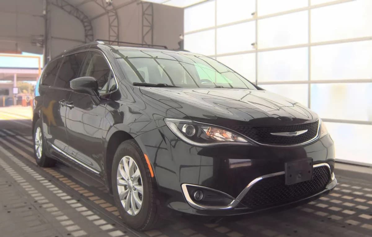 2018 CHRYSLER PACIFICA TOURING L 121.6" WB 4