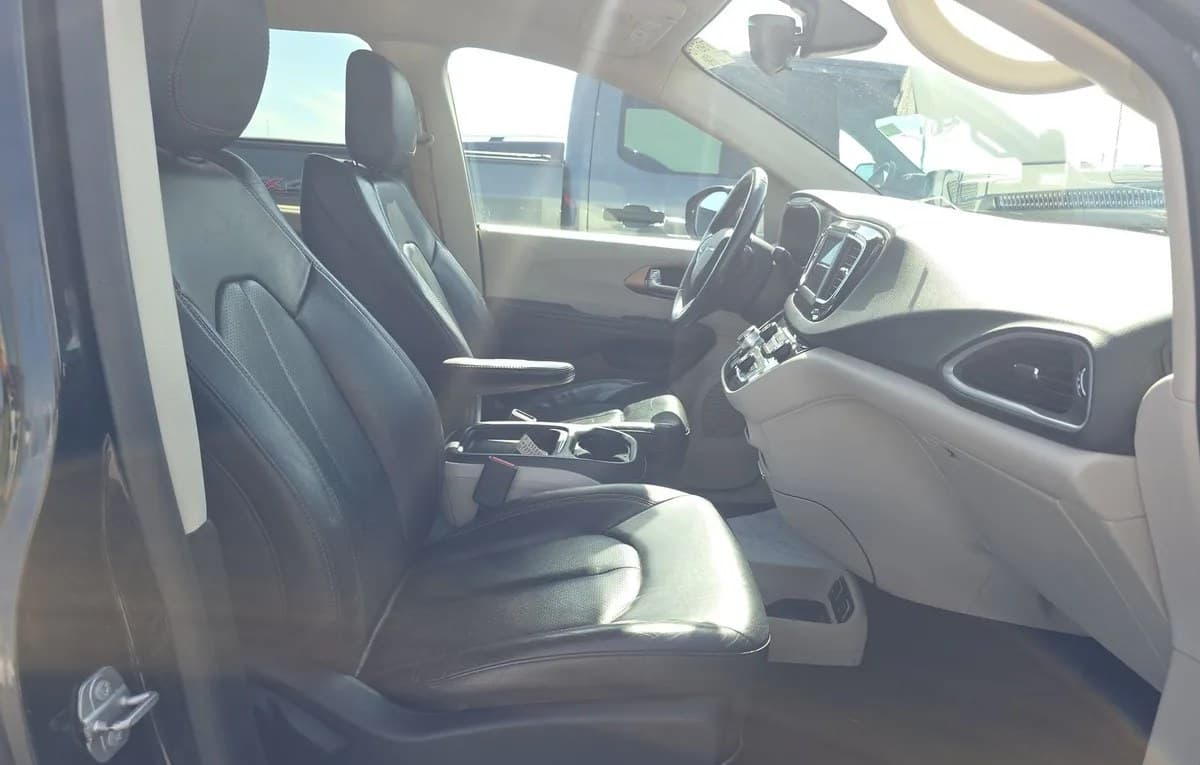 2018 CHRYSLER PACIFICA TOURING L 121.6" WB 5