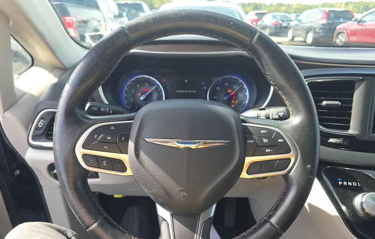 2018 CHRYSLER PACIFICA TOURING L 121.6" WB 7