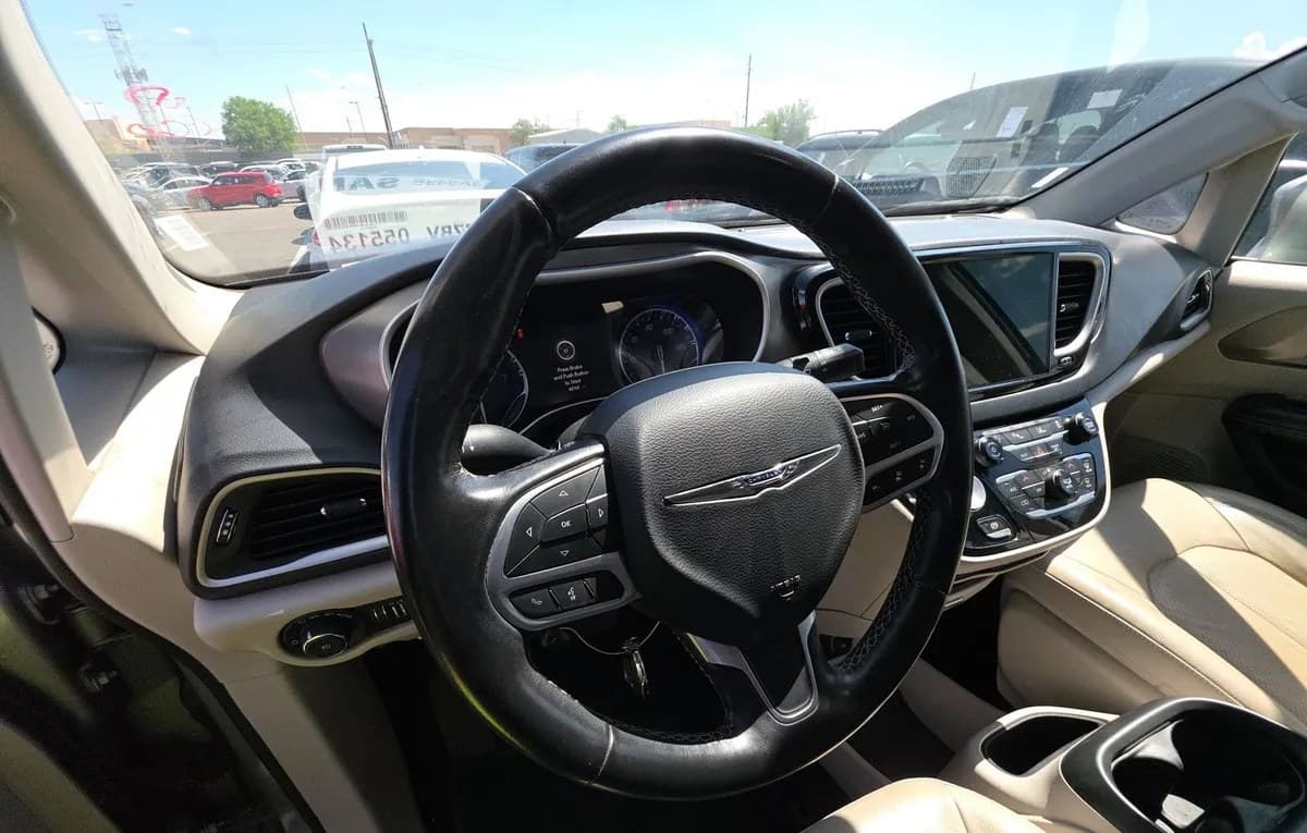 2021 CHRYSLER PACIFICA TOURING L 121.6" WB 7