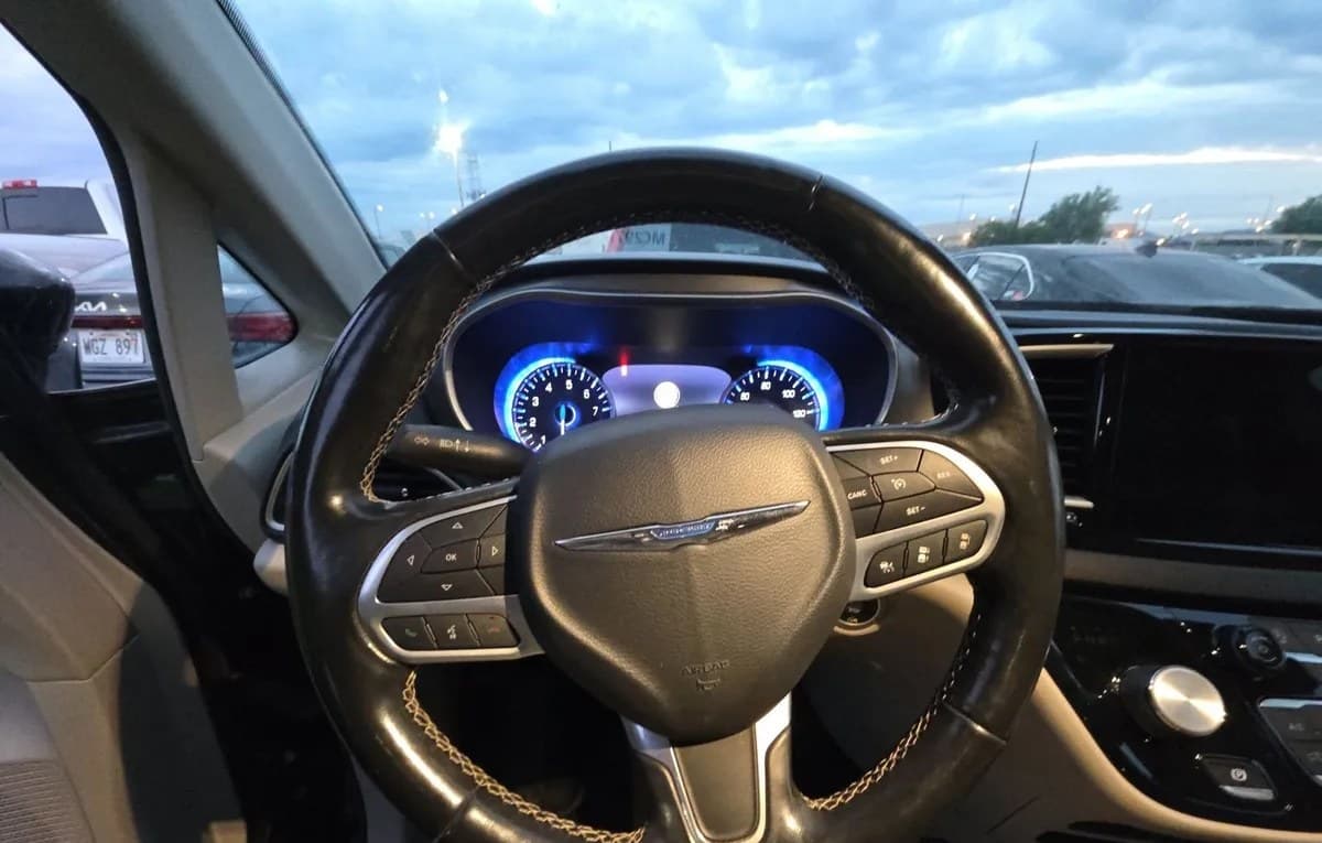 2021 CHRYSLER PACIFICA TOURING L 121.6" WB 7