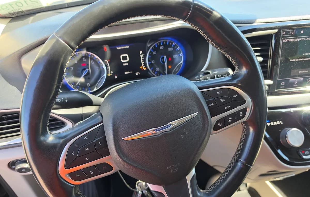 2021 CHRYSLER PACIFICA TOURING L 121.6" WB 7