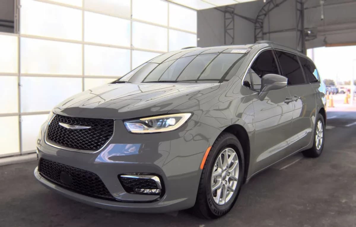 2022 CHRYSLER PACIFICA TOURING L 121.6" WB 2