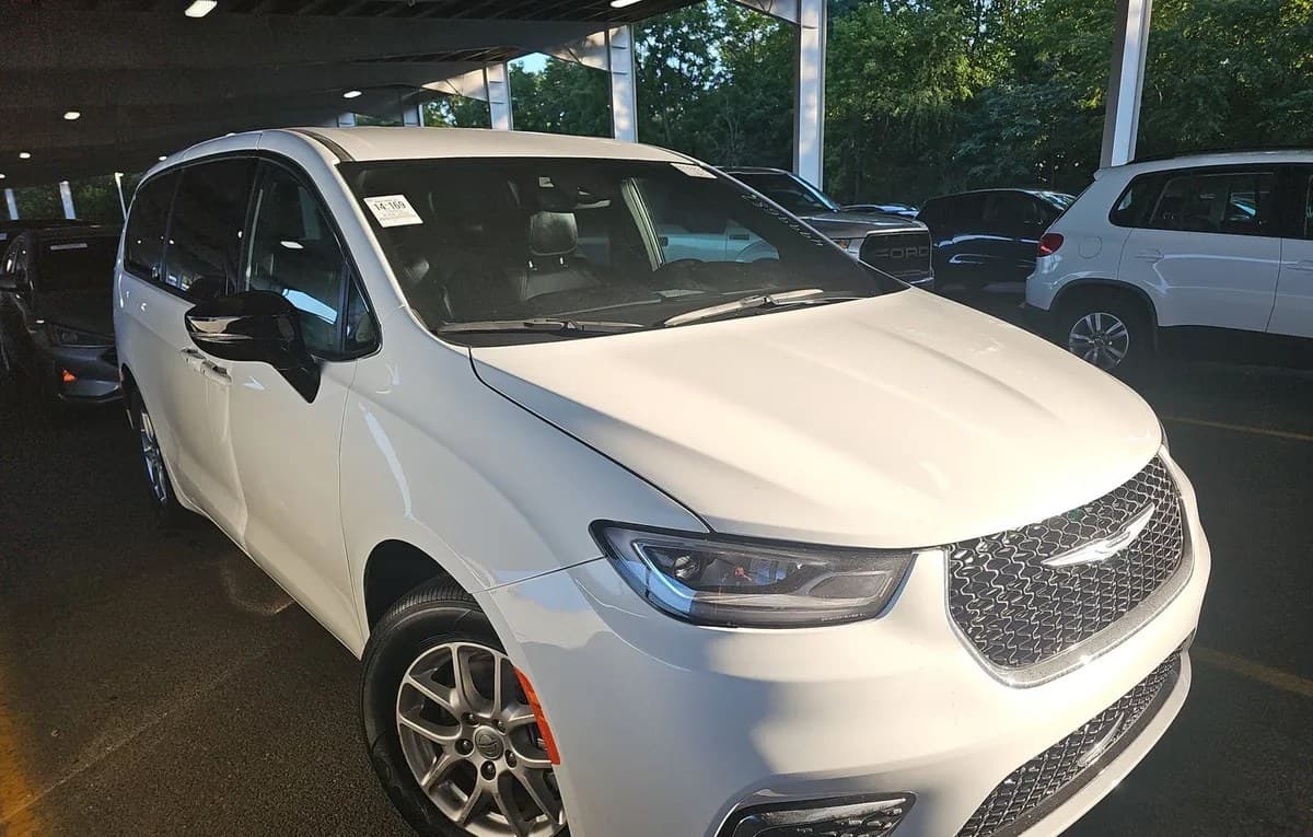 2025 CHRYSLER PACIFICA SELECT 121.6" WB 4