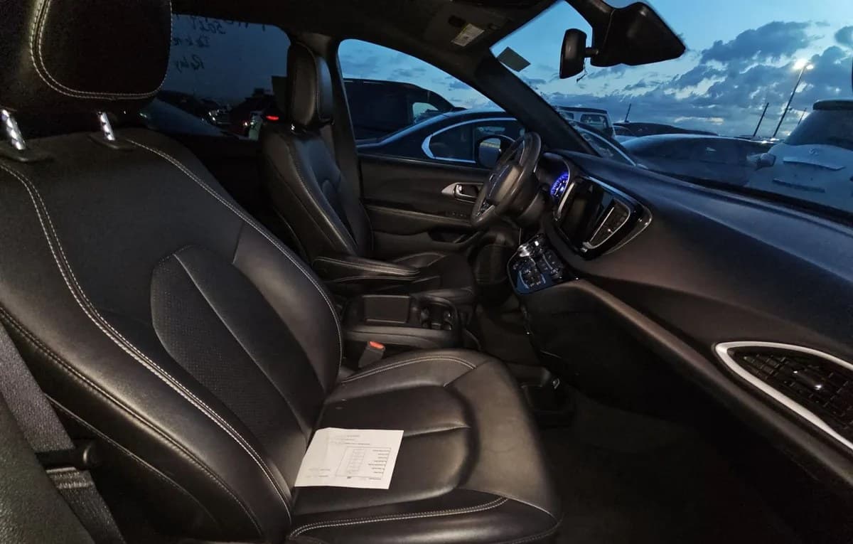 2025 CHRYSLER PACIFICA SELECT 121.6" WB 5