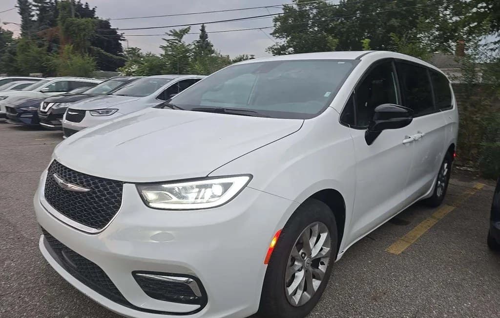 2025 CHRYSLER PACIFICA SELECT 121.6" WB