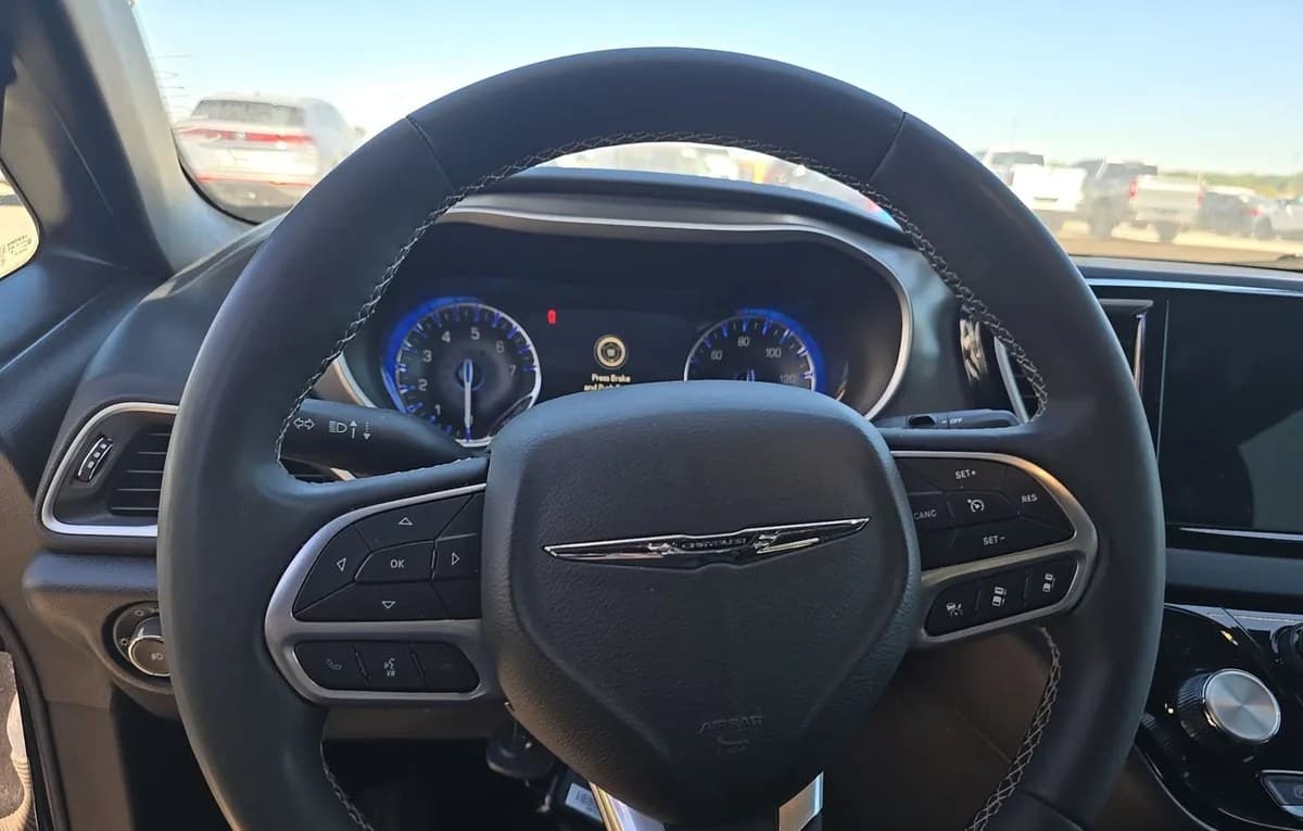 2025 CHRYSLER PACIFICA SELECT 121.6" WB 7