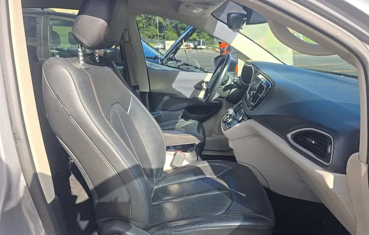 2018 CHRYSLER PACIFICA TOURING L 121.6" WB 5