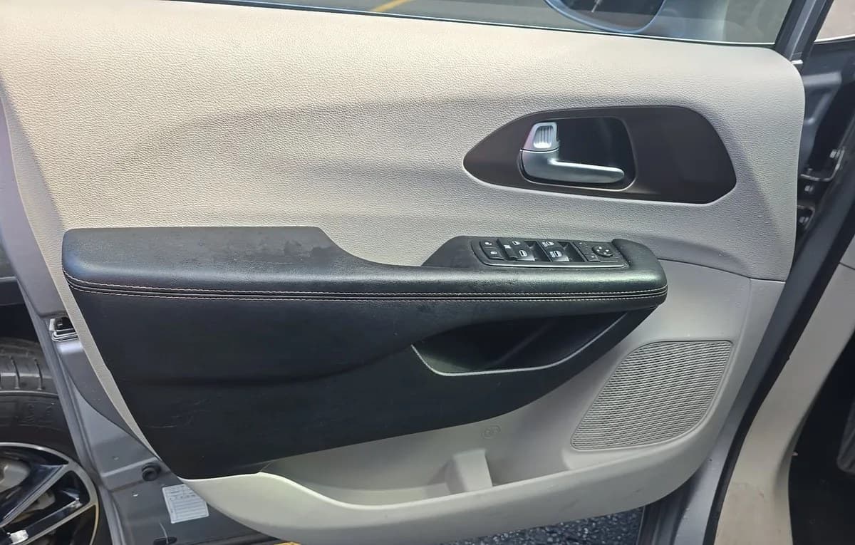 2018 CHRYSLER PACIFICA TOURING L 121.6" WB 6