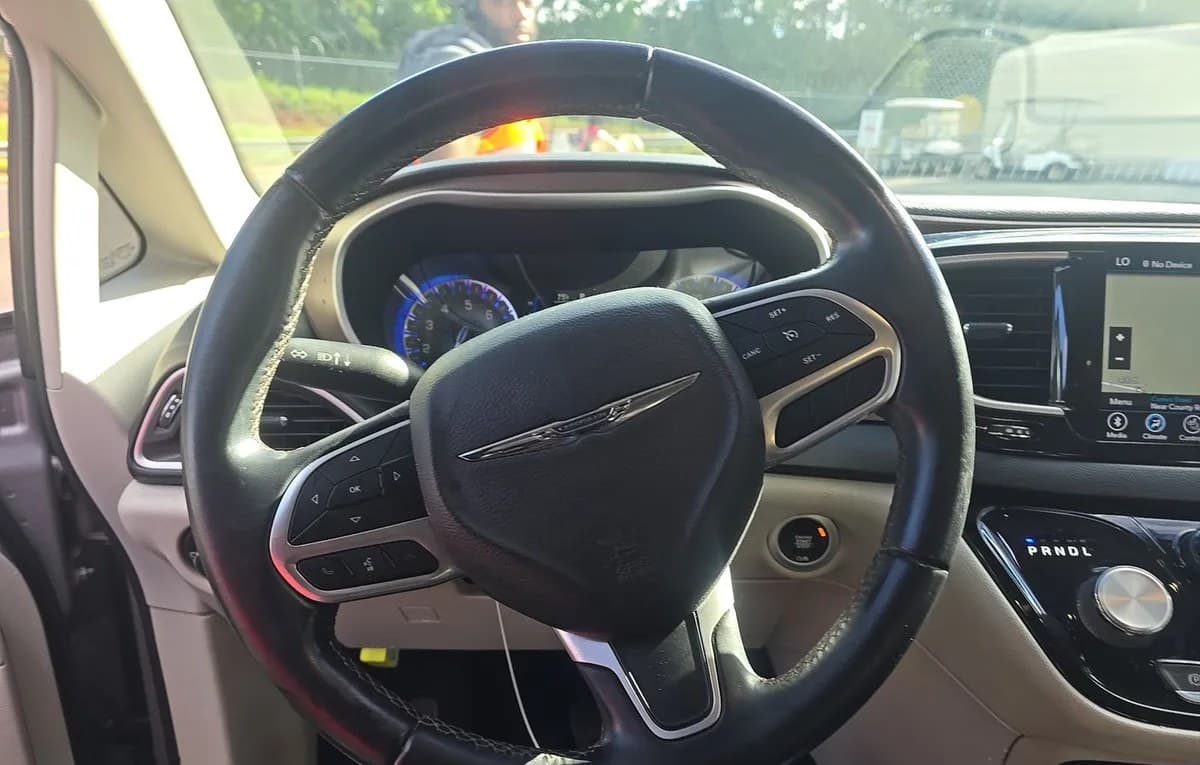 2018 CHRYSLER PACIFICA TOURING L 121.6" WB 7