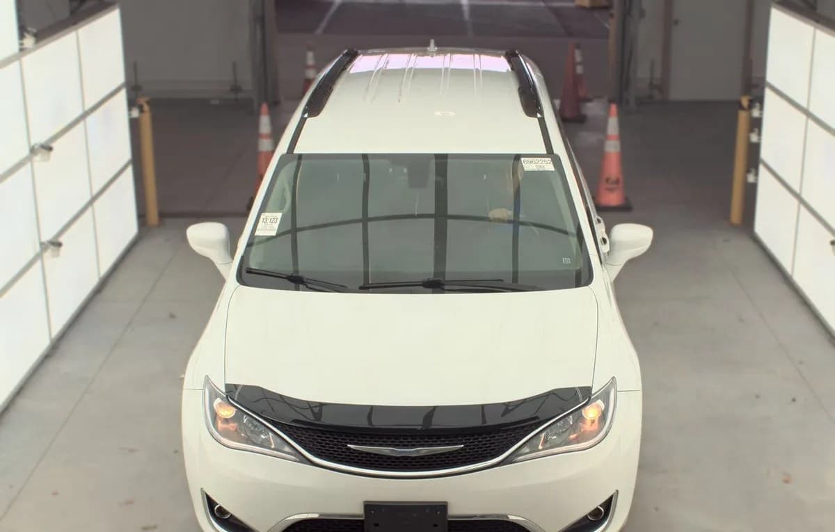 2018 CHRYSLER PACIFICA TOURING L 121.6" WB 3