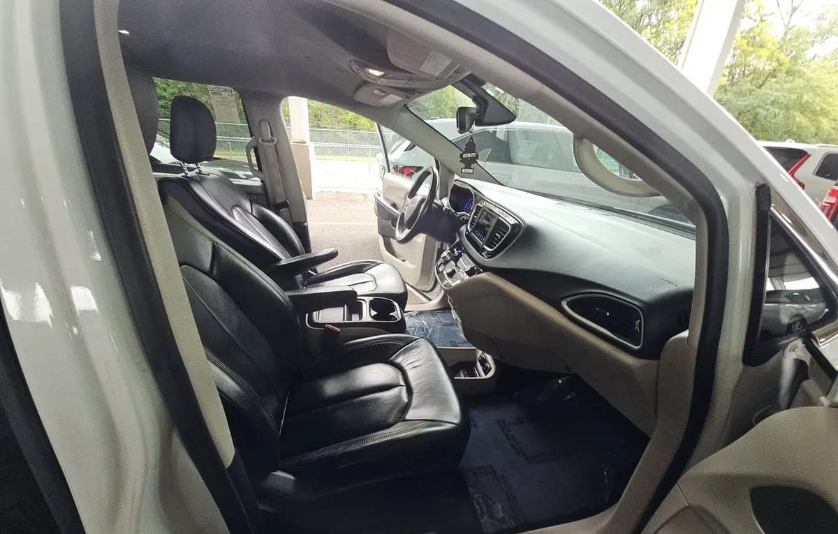 2018 CHRYSLER PACIFICA TOURING L 121.6" WB 5