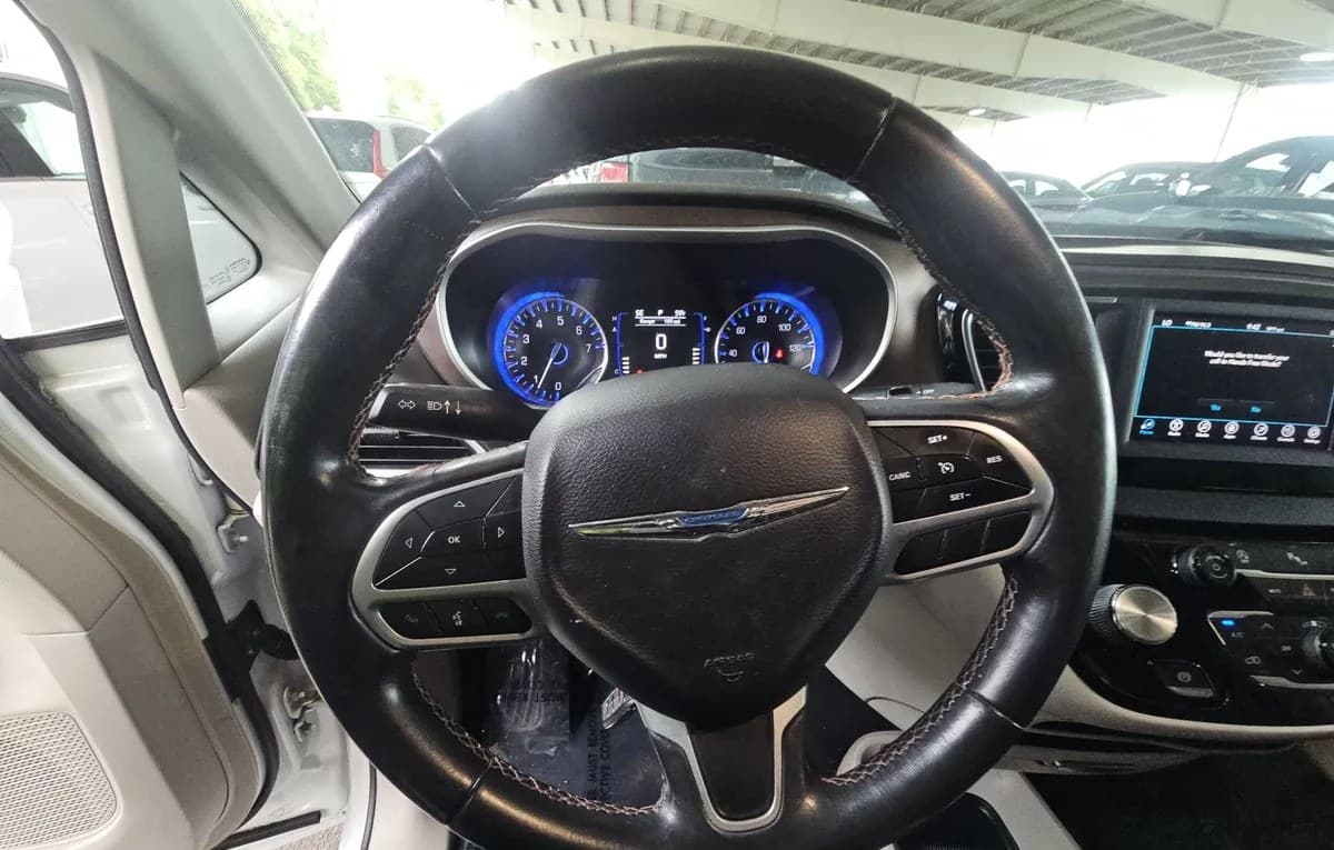 2018 CHRYSLER PACIFICA TOURING L 121.6" WB 7