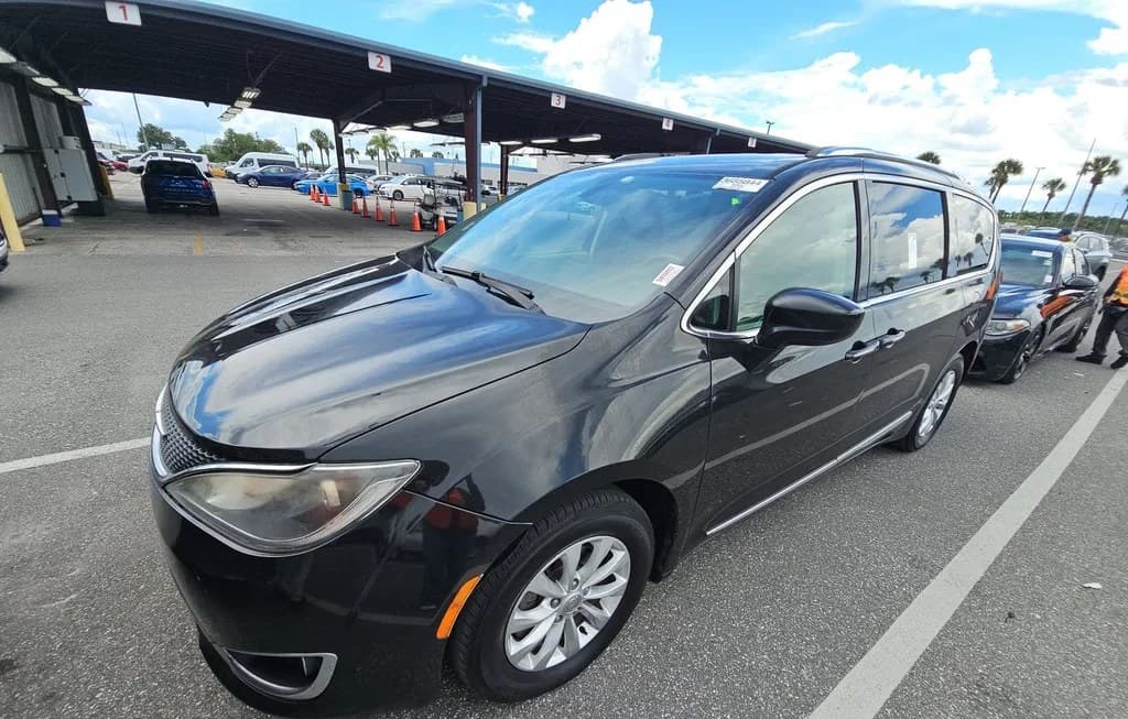 2018 CHRYSLER PACIFICA TOURING L 121.6" WB 1