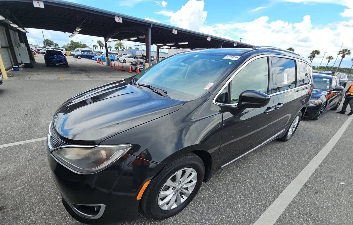2018 CHRYSLER PACIFICA TOURING L 121.6" WB 2