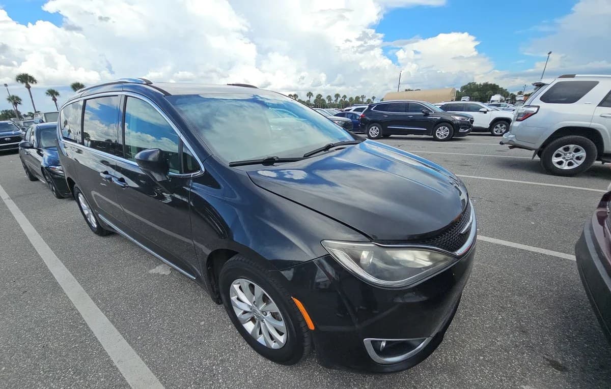 2018 CHRYSLER PACIFICA TOURING L 121.6" WB 4