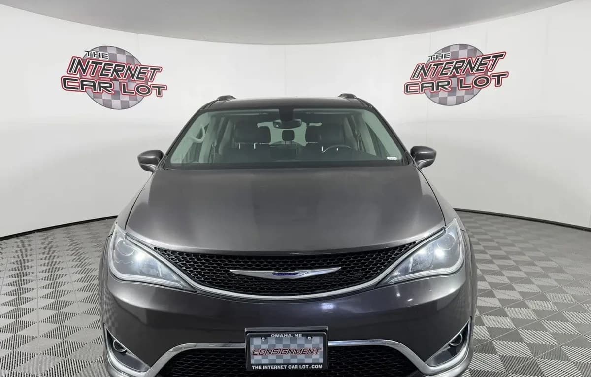 2019 CHRYSLER PACIFICA TOURING L 121.6" WB 2