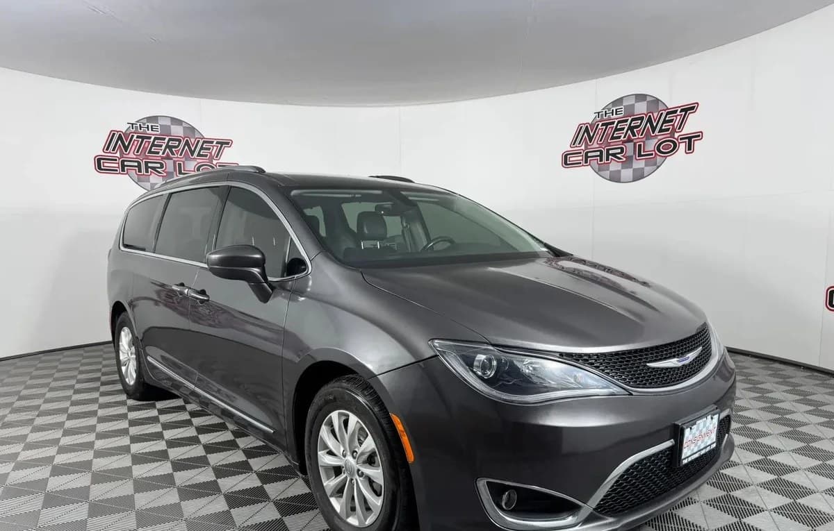 2019 CHRYSLER PACIFICA TOURING L 121.6" WB 5