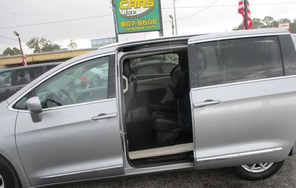2020 CHRYSLER PACIFICA TOURING L 121.6" WB 7