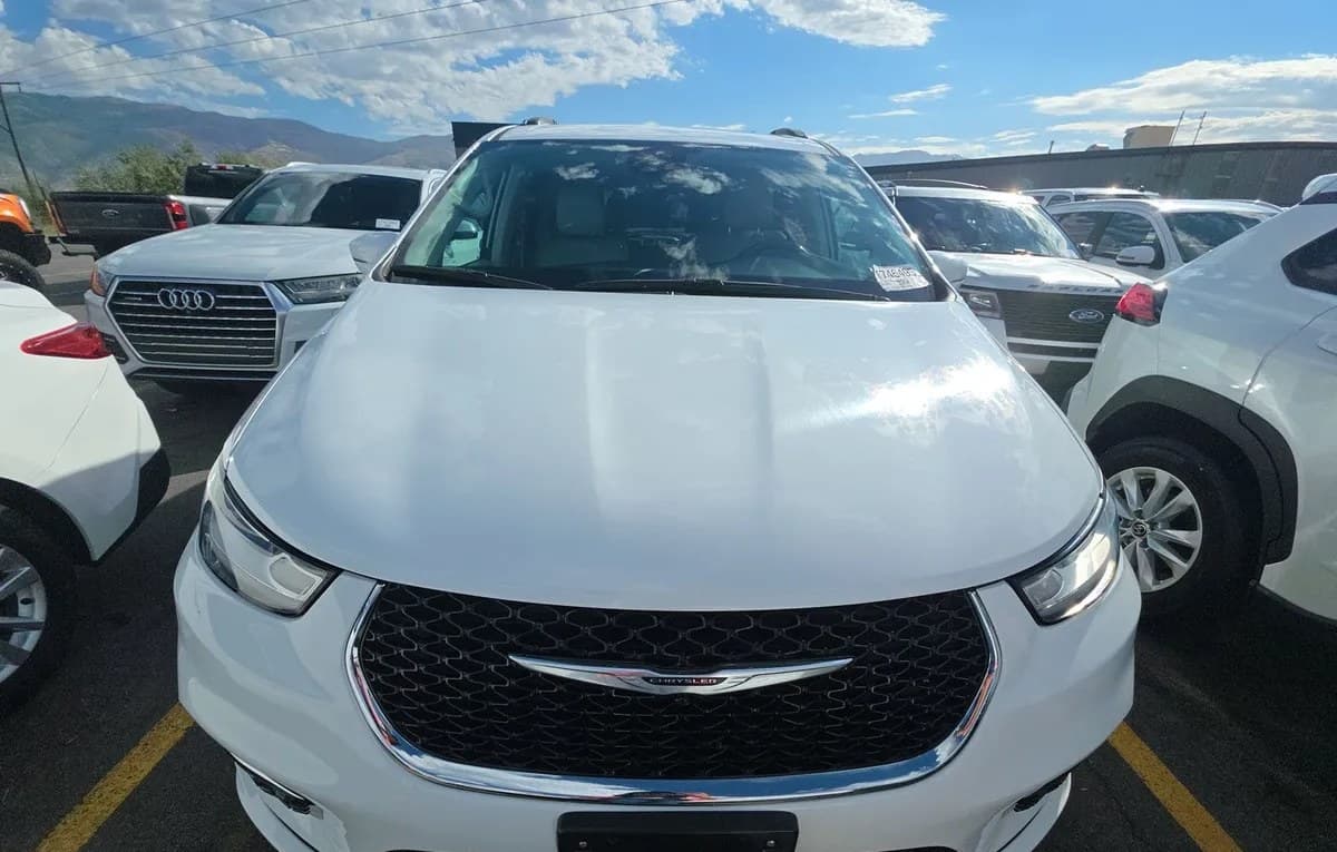 2021 CHRYSLER PACIFICA TOURING L 121.6" WB 3