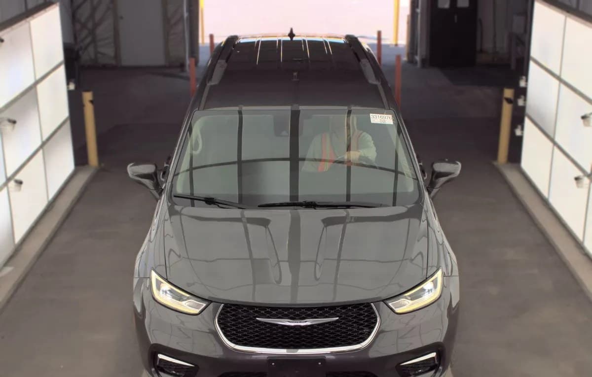 2022 CHRYSLER PACIFICA TOURING L 121.6" WB 3