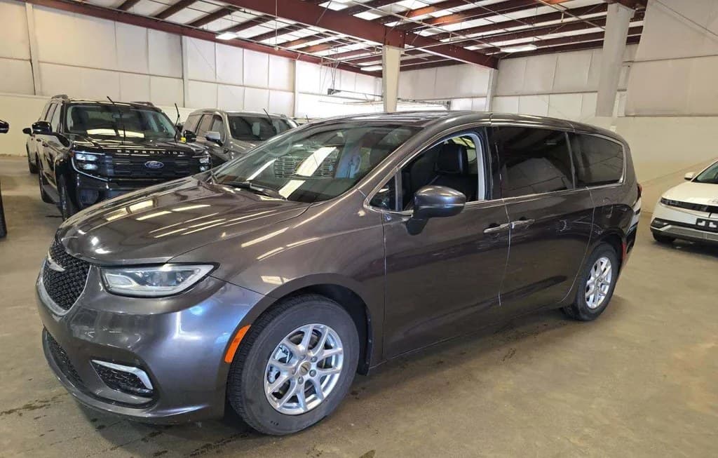 2023 CHRYSLER PACIFICA TOURING L 121.6" WB