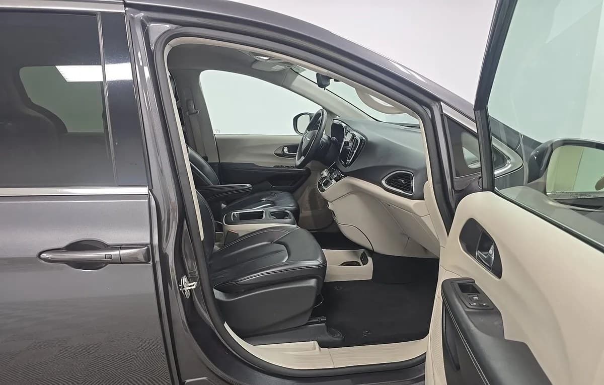 2023 CHRYSLER PACIFICA TOURING L 121.6" WB 5
