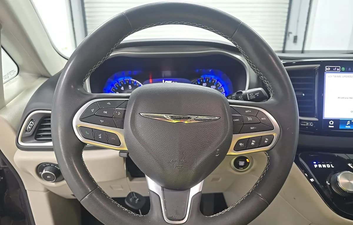 2023 CHRYSLER PACIFICA TOURING L 121.6" WB 7