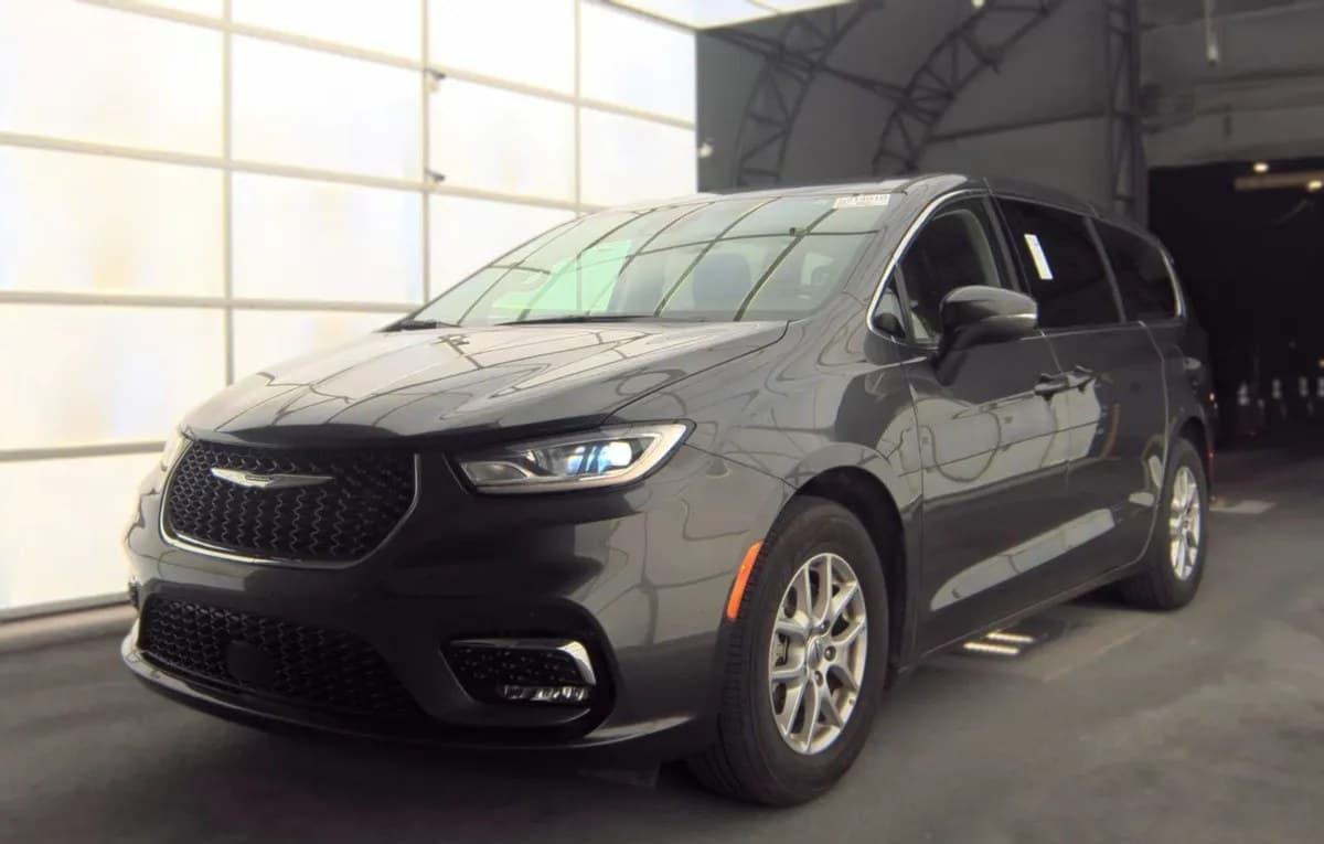 2023 CHRYSLER PACIFICA TOURING L 121.6" WB 2