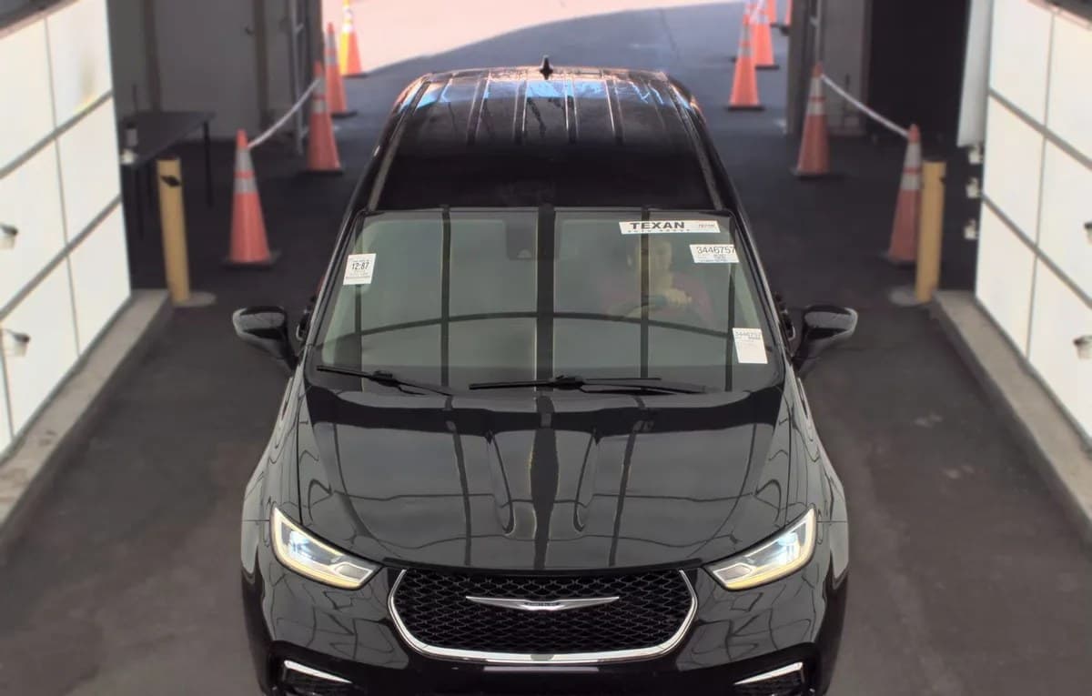 2023 CHRYSLER PACIFICA TOURING L 121.6" WB 3