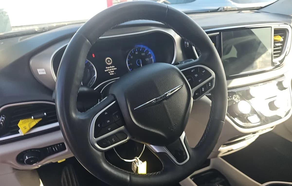 2023 CHRYSLER PACIFICA TOURING L 121.6" WB 7