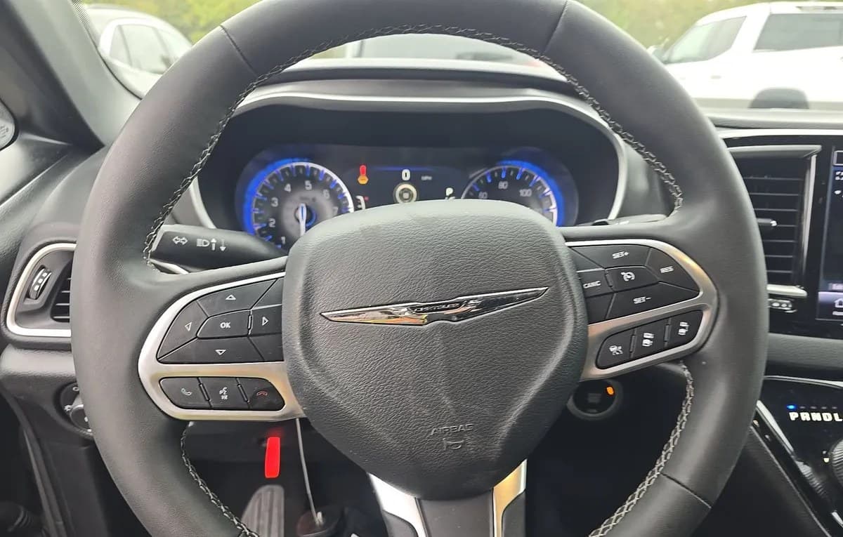 2025 CHRYSLER PACIFICA SELECT 121.6" WB 7