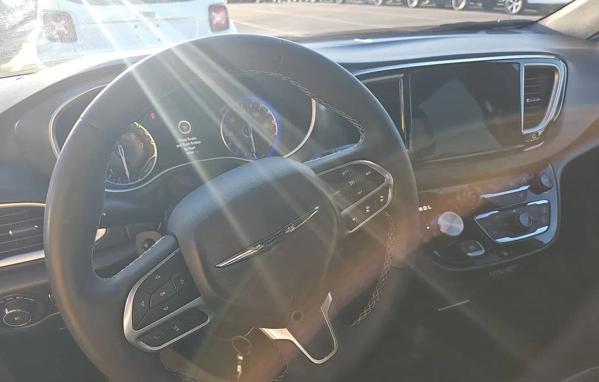 2025 CHRYSLER PACIFICA SELECT 121.6" WB 7