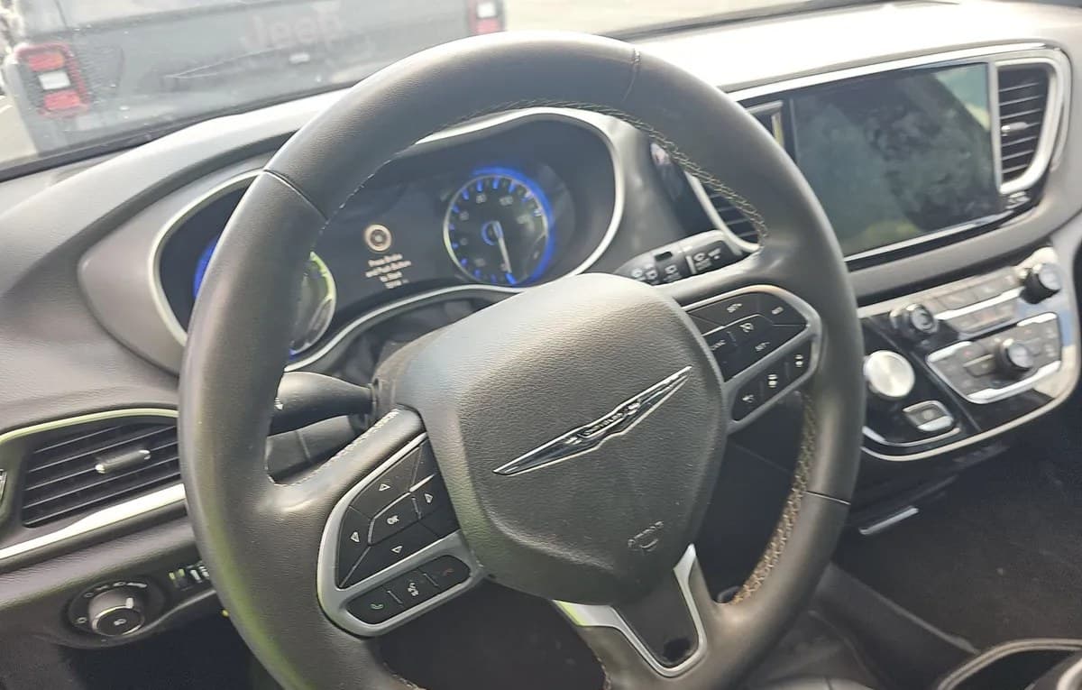 2025 CHRYSLER PACIFICA SELECT 121.6" WB 7