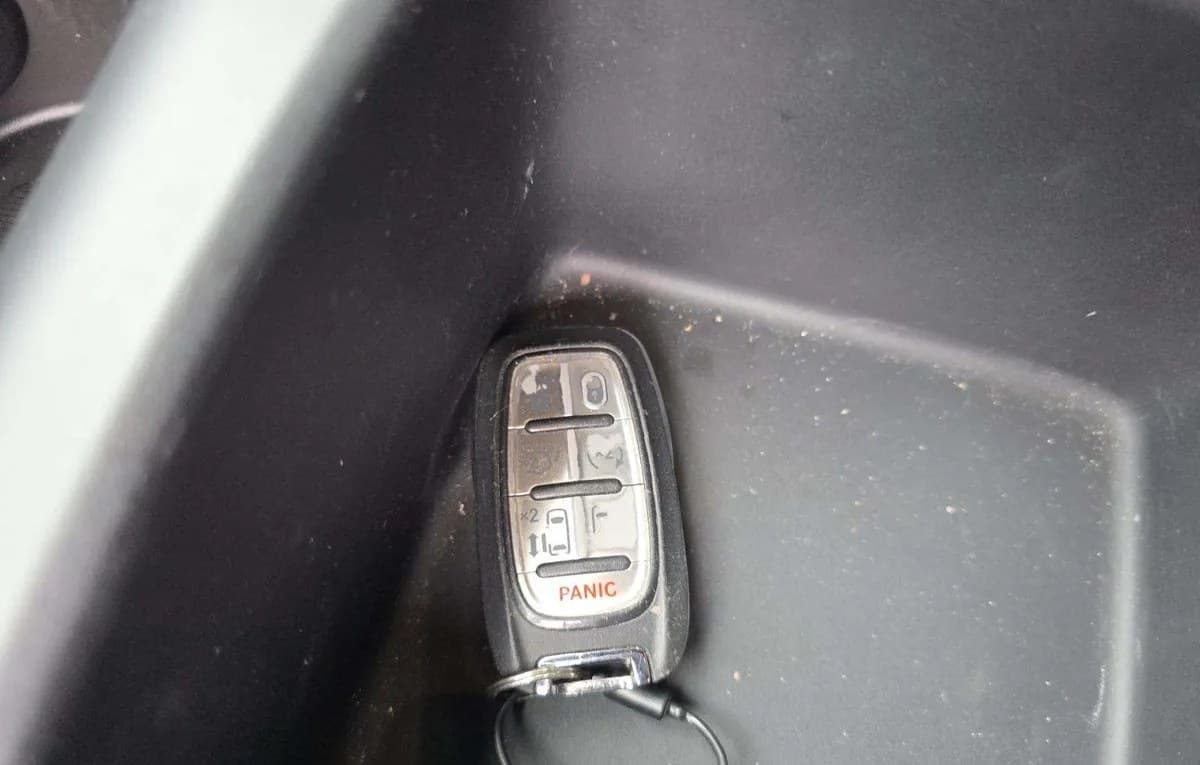 2025 CHRYSLER PACIFICA SELECT 121.6" WB 5