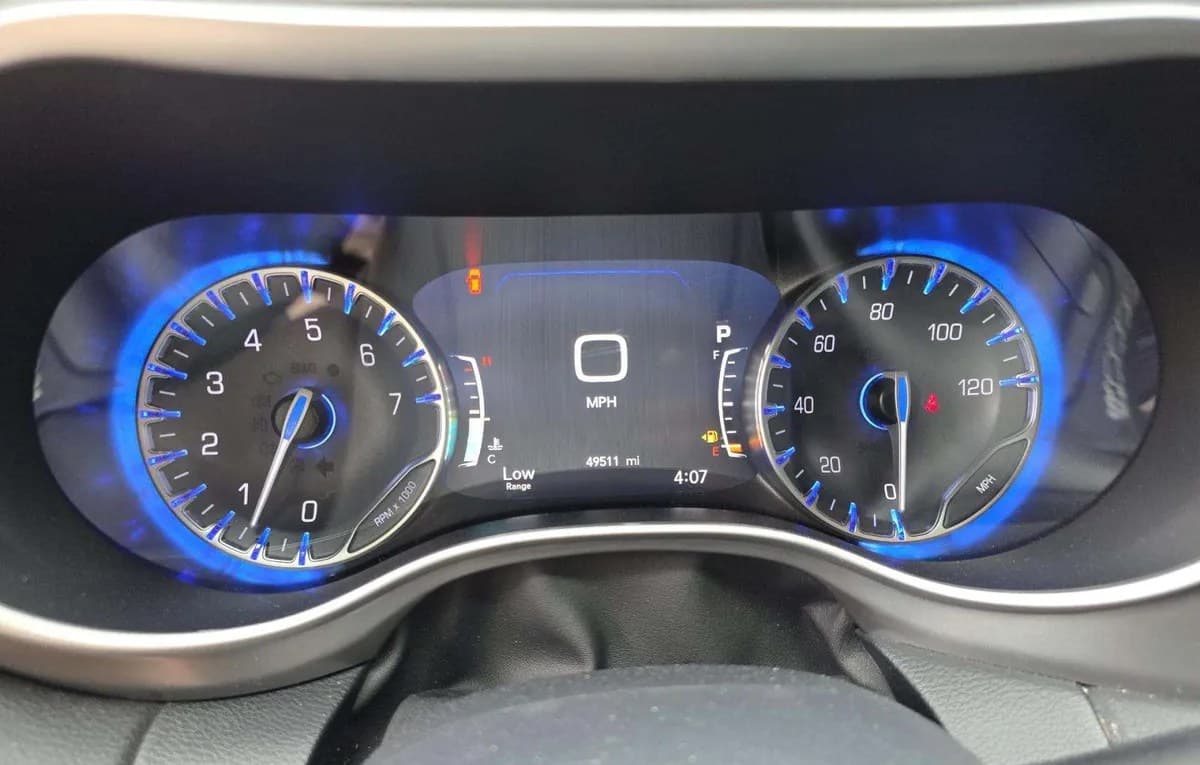 2025 CHRYSLER PACIFICA SELECT 121.6" WB 6